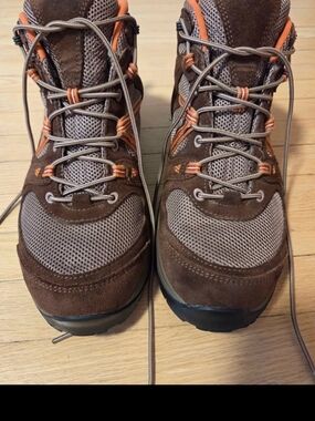 Garmont Women's Size 9 Hiking Boots Gore-Tex GTX Vibram brown Orange